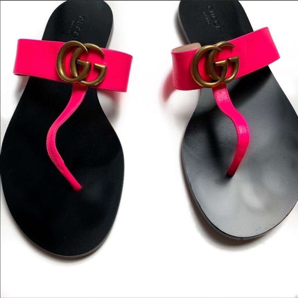 Gucci Marmont Thong Sandals in Fuchsia Pink